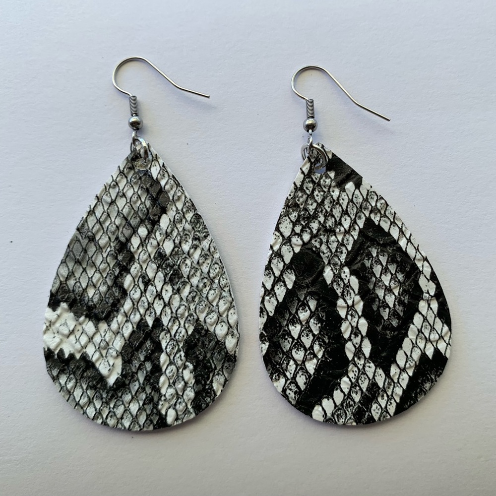 ‼️5/$20 Faux Leather Dangle earrings Snakeskin look